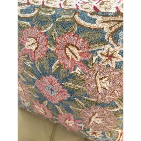 Vintage 80s Floral Wool Crewel Chainstitch Embroidery Accent Pillow 15x16" - Picture 8 of 10